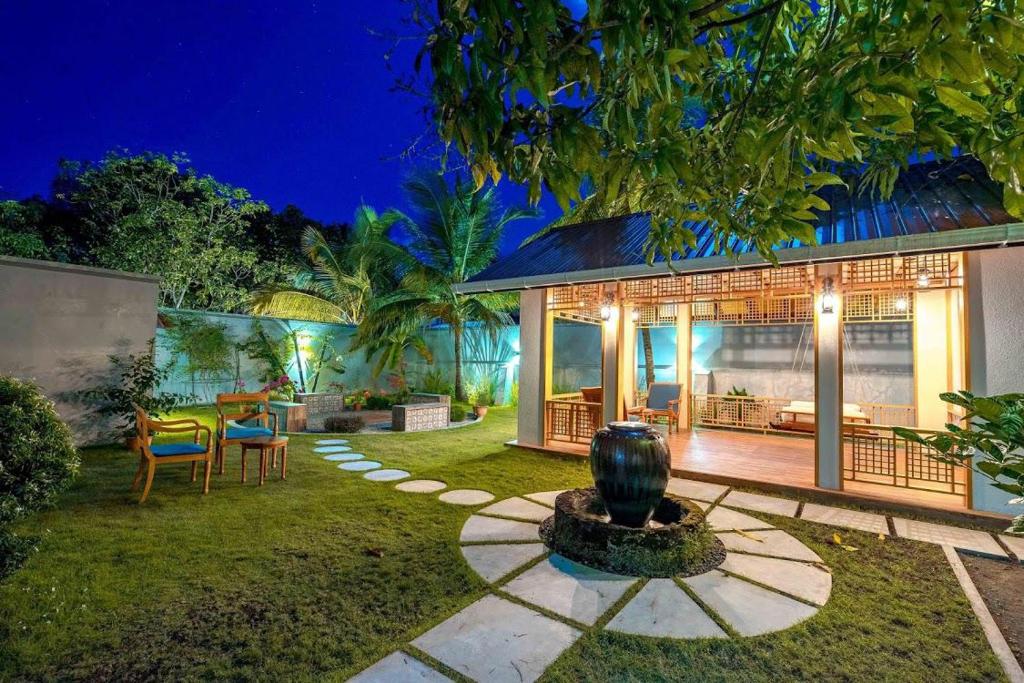 Stay in Style at Alafehi Retreat Luxury Villas with Pool Access in Fuvahmulah